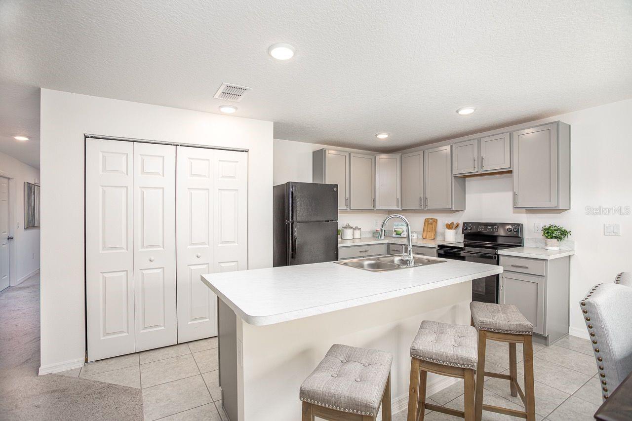 7200 MANTHEY AVE — photo 5