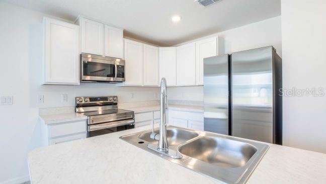 7200 MANTHEY AVE — photo 18