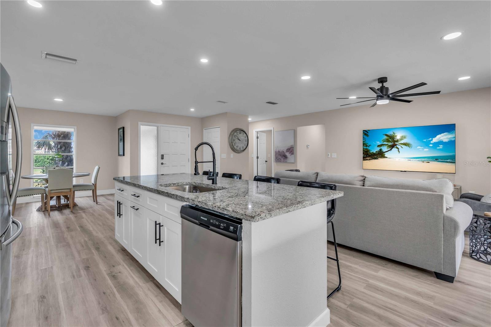 2544 CARLISLE PL — photo 8