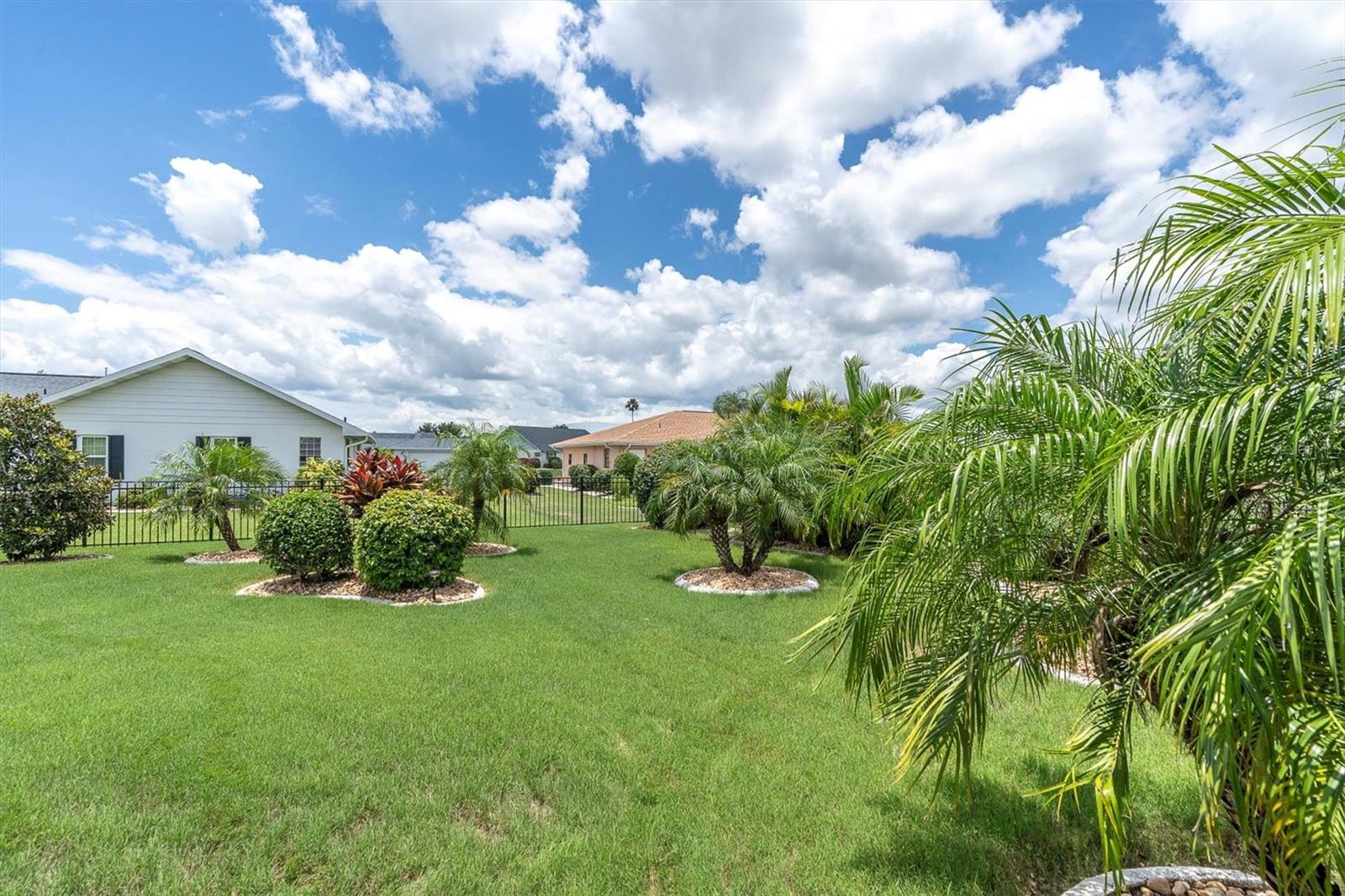 301 THORN HILL PL — photo 30