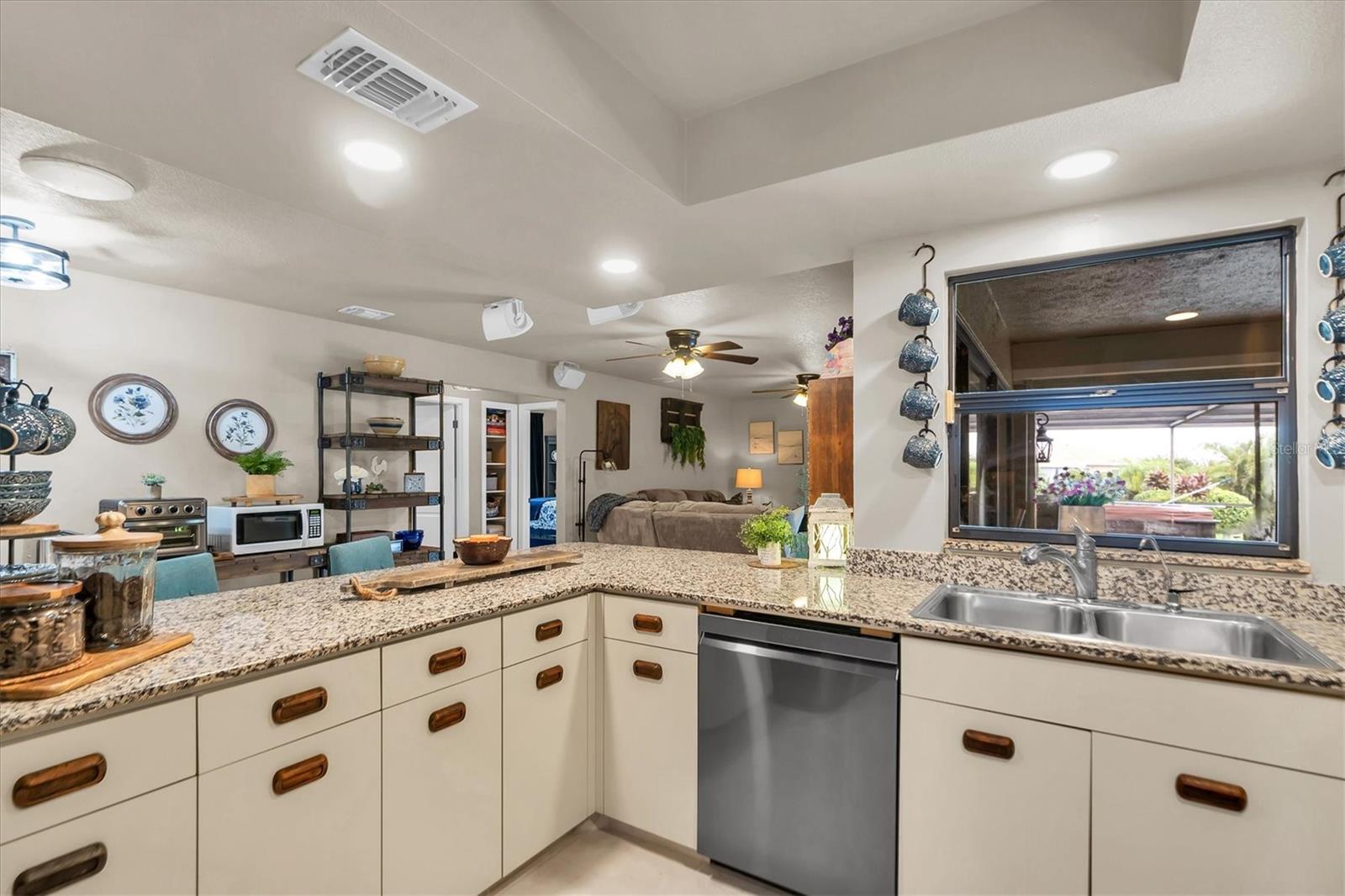 301 THORN HILL PL — photo 13