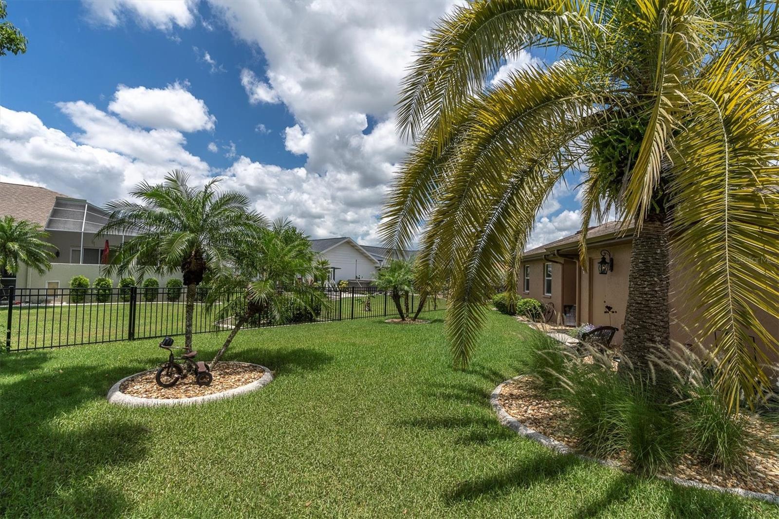 301 THORN HILL PL — photo 34