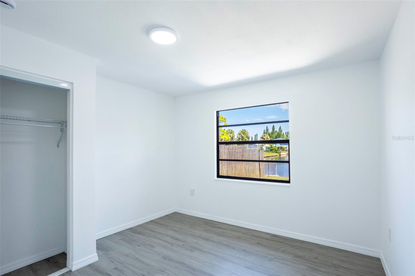 14820 ATLANTIC AVE — photo 10