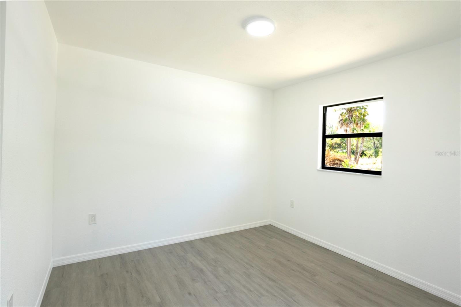 14820 ATLANTIC AVE — photo 15