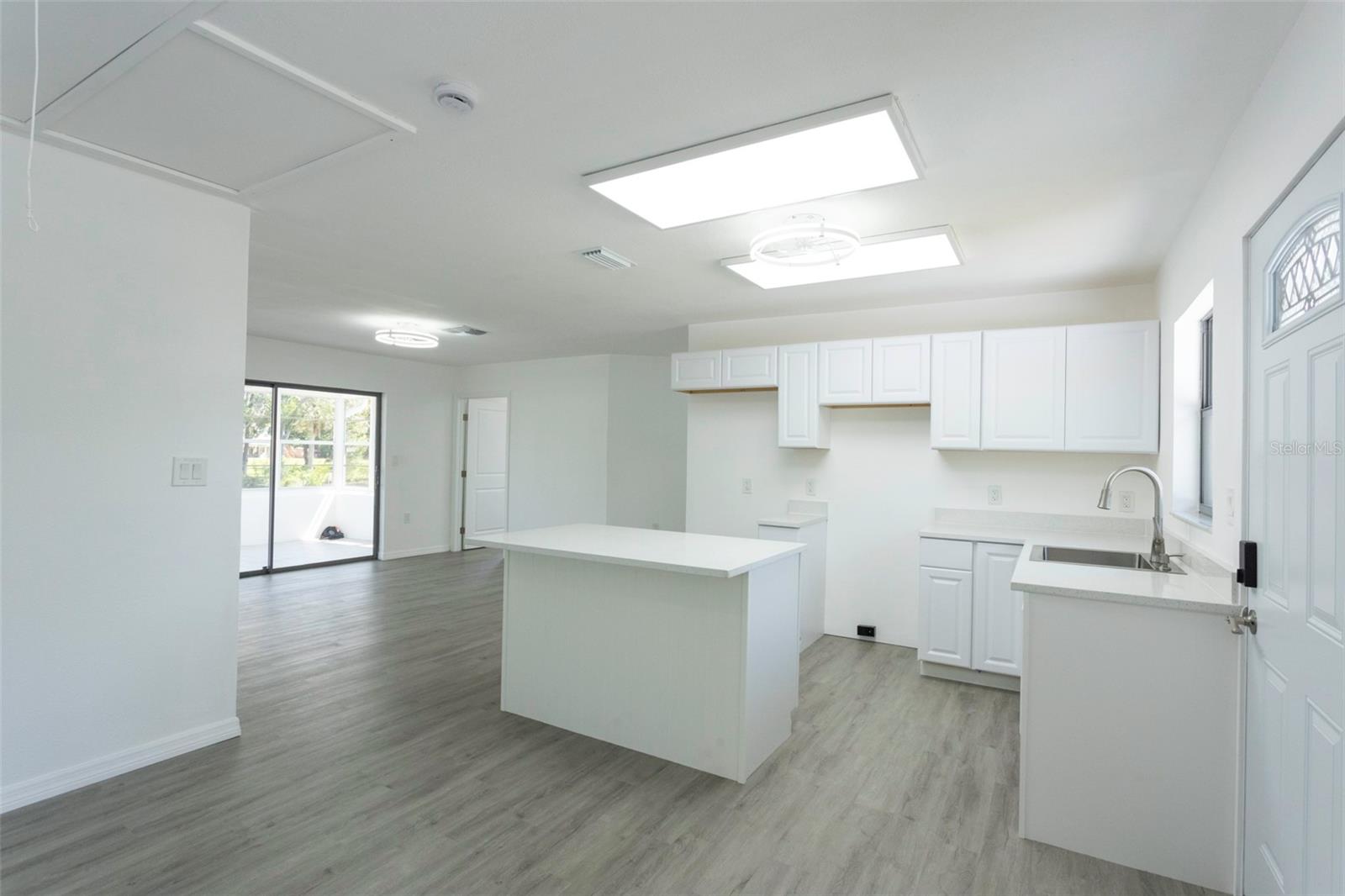 14820 ATLANTIC AVE — photo 24
