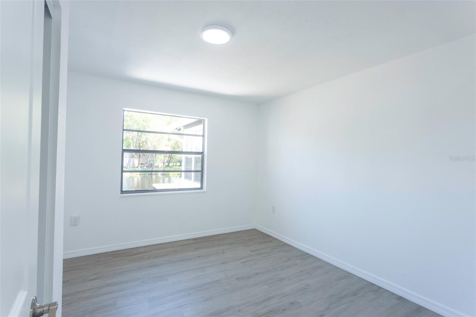 14820 ATLANTIC AVE — photo 9