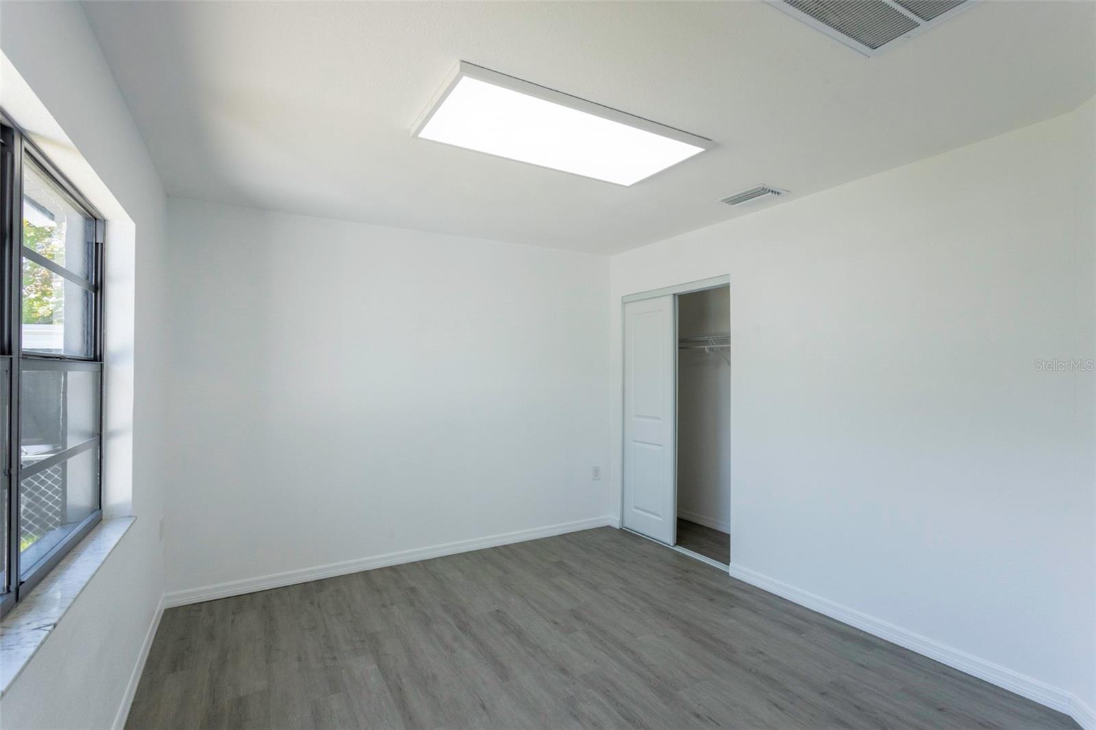 14820 ATLANTIC AVE — photo 13