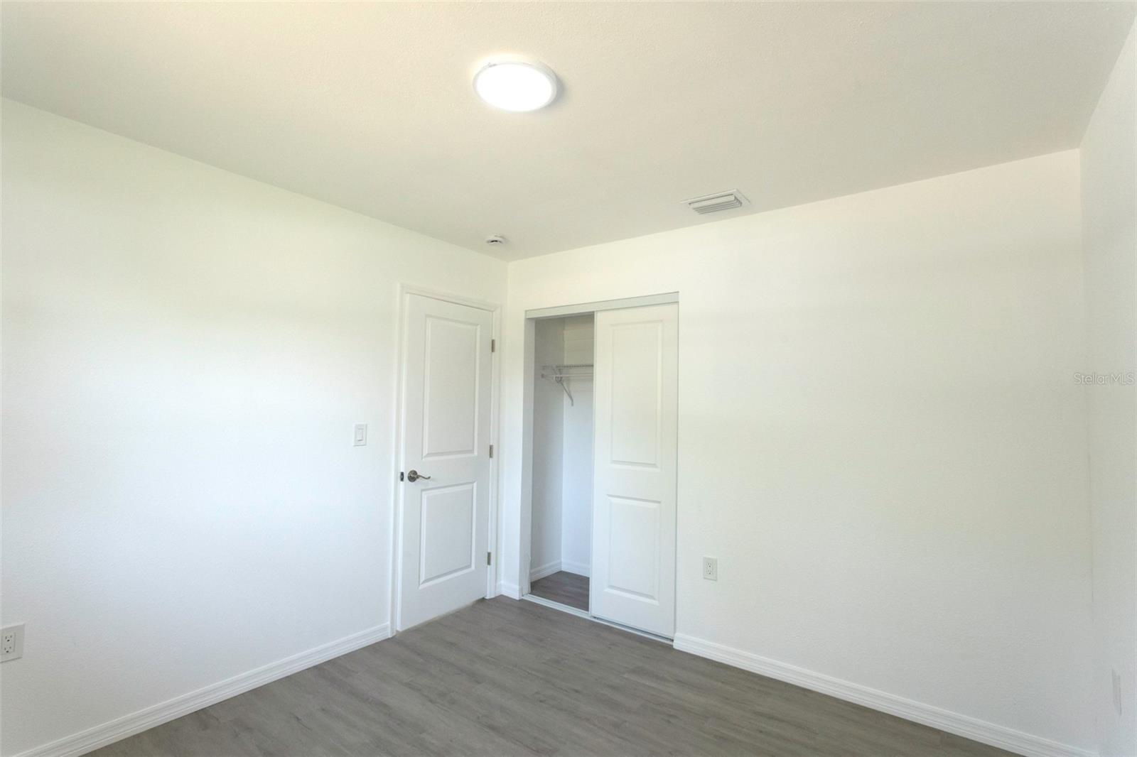 14820 ATLANTIC AVE — photo 16
