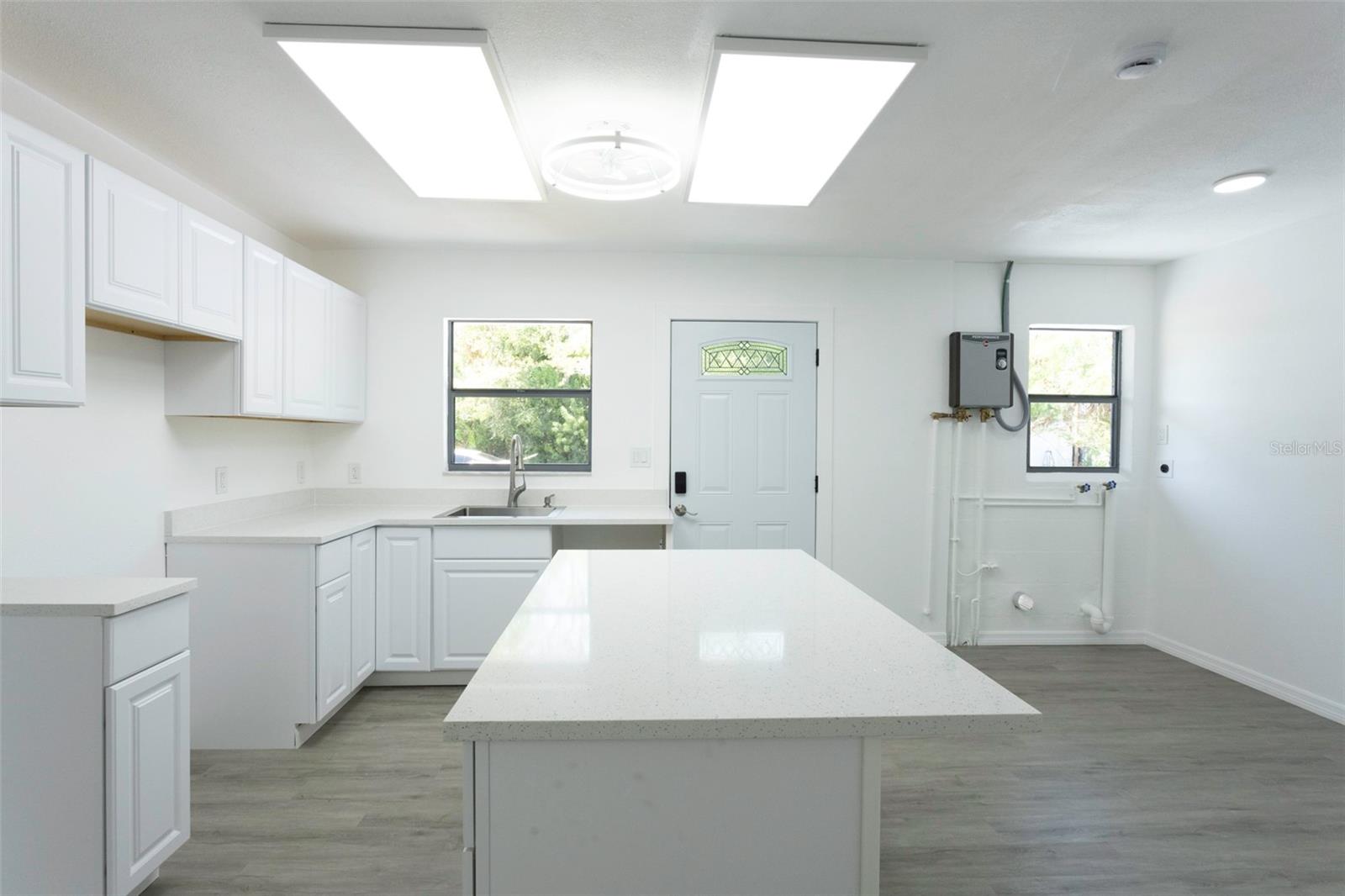 14820 ATLANTIC AVE — photo 22