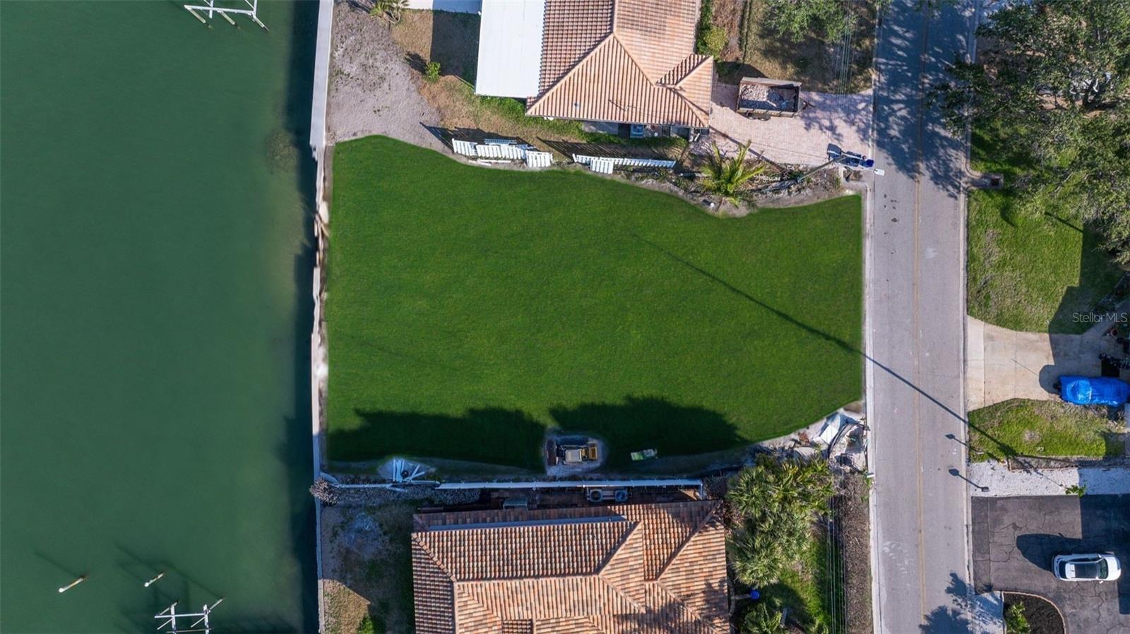 500 BELLE POINT DR — photo 8