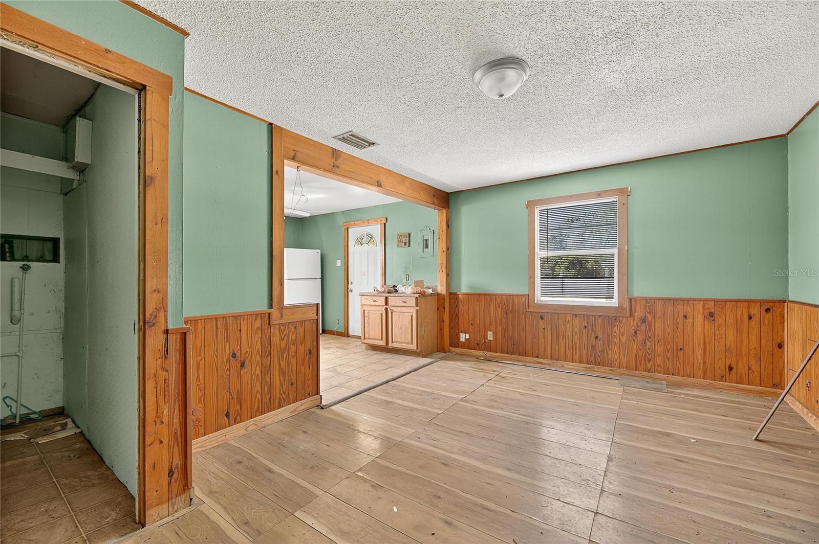 311 S WEBB RD — photo 21