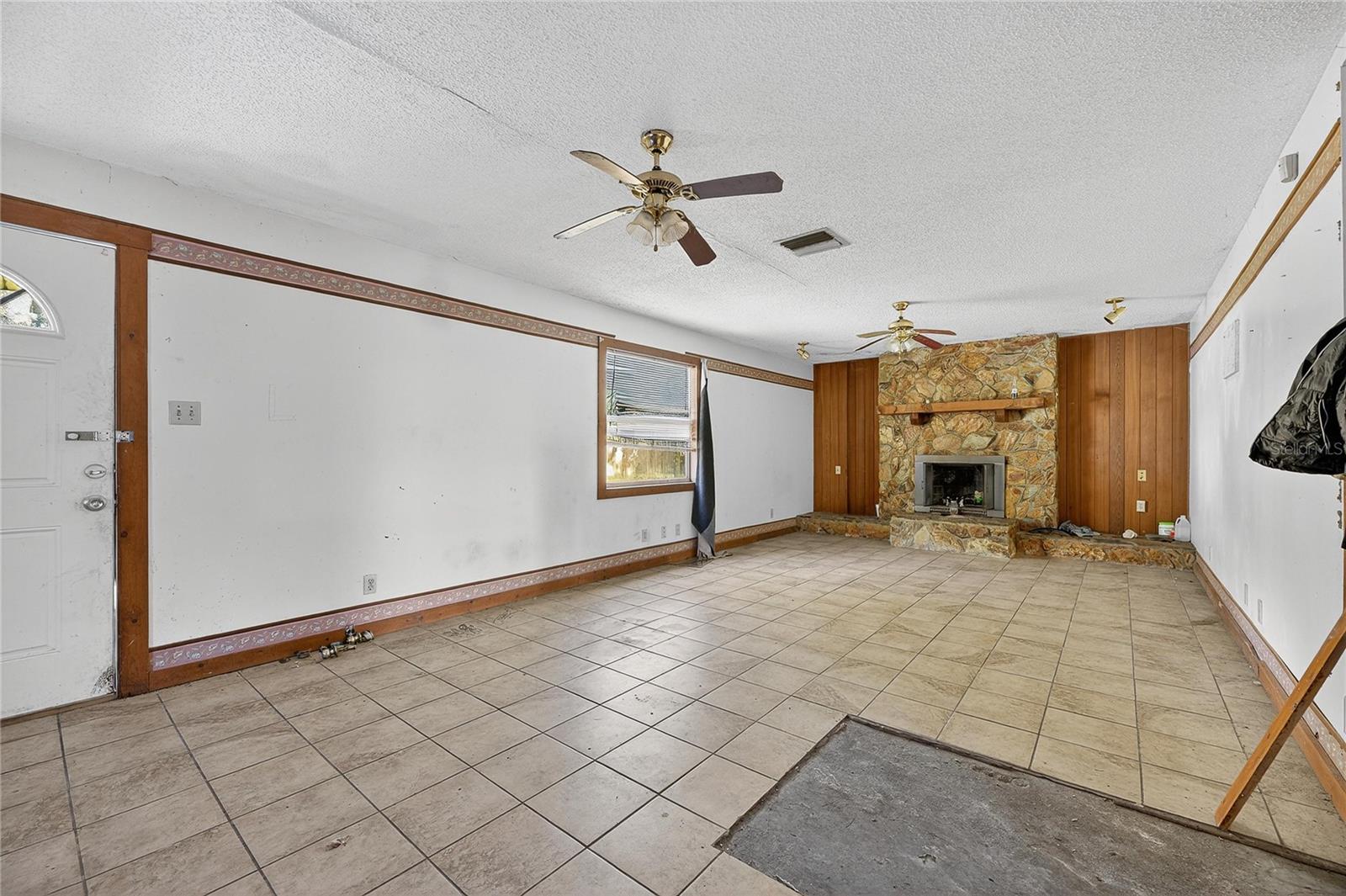 311 S WEBB RD — photo 8