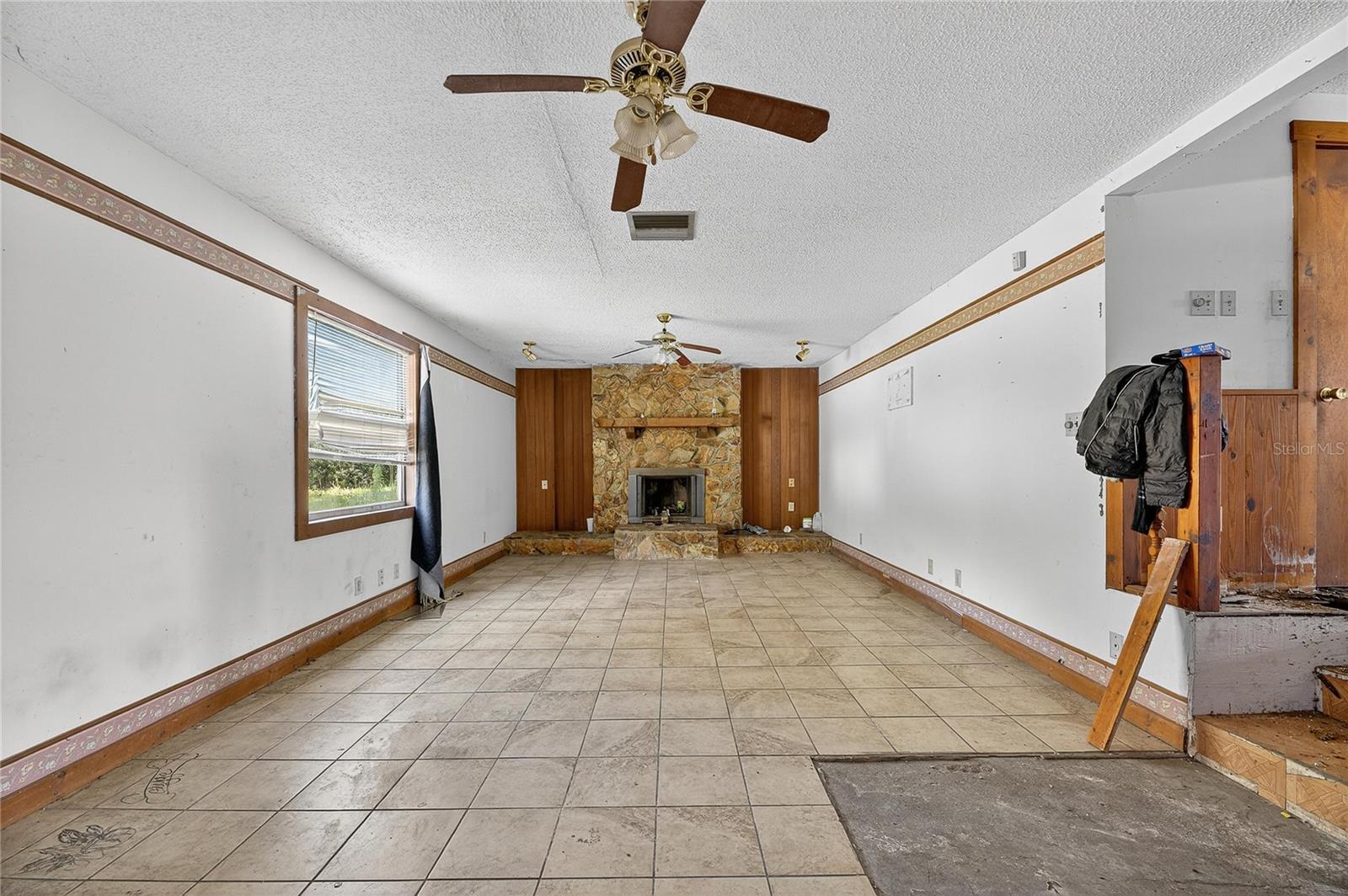 311 S WEBB RD — photo 9