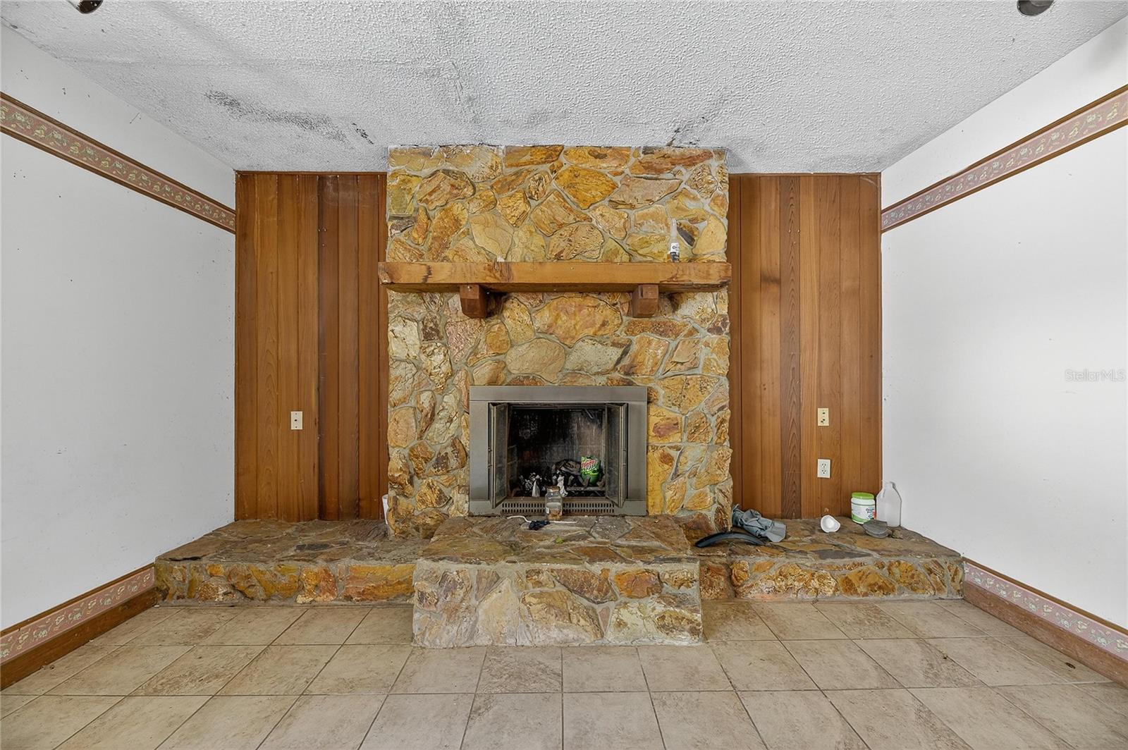 311 S WEBB RD — photo 10