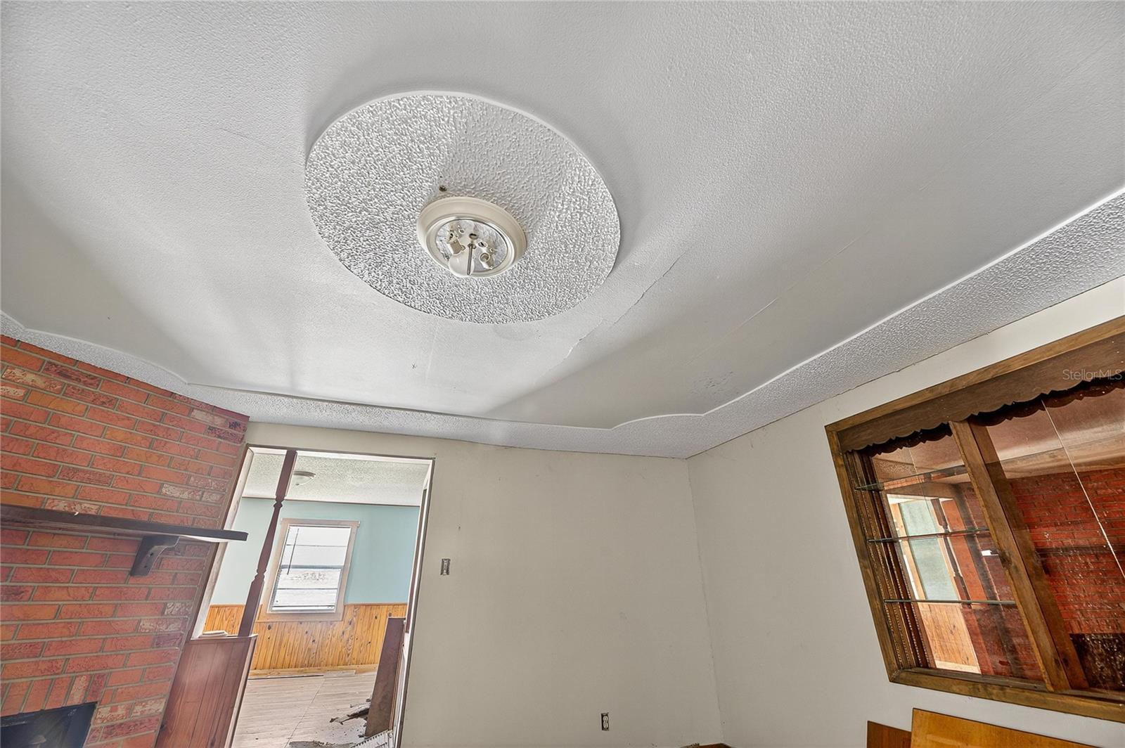311 S WEBB RD — photo 31