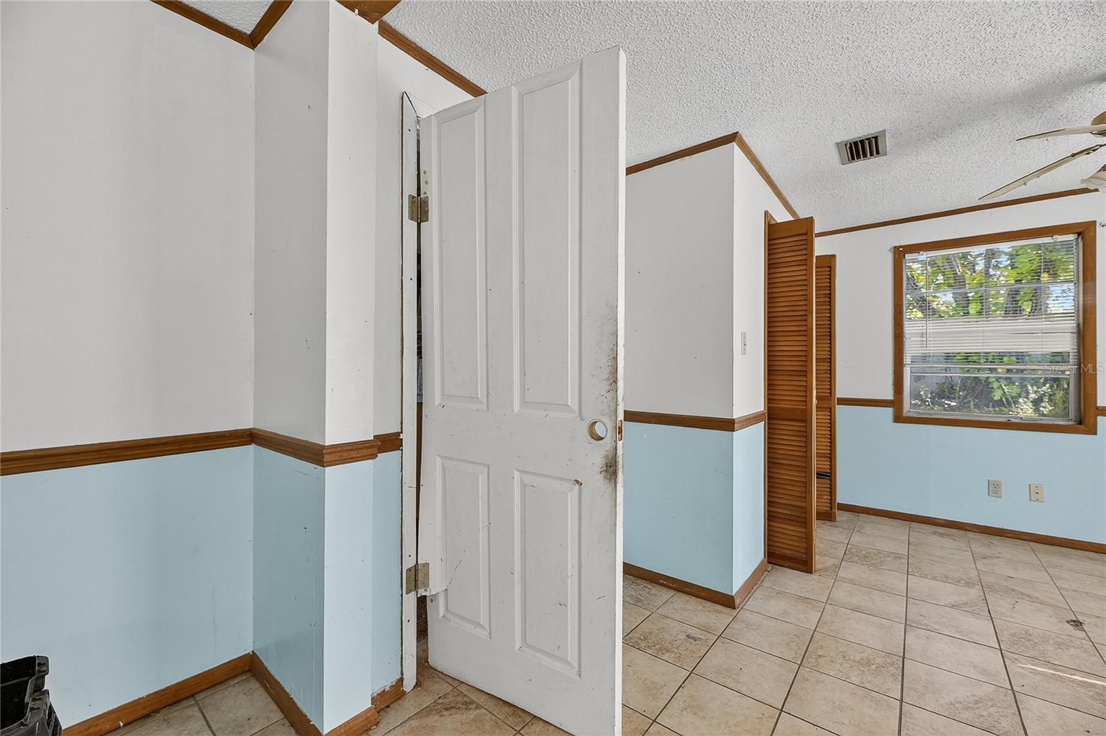 311 S WEBB RD — photo 40