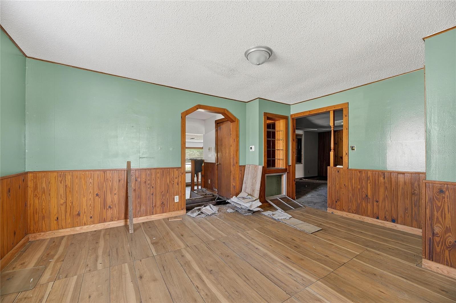 311 S WEBB RD — photo 26