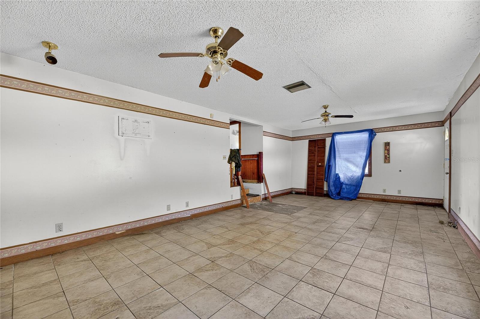 311 S WEBB RD — photo 12