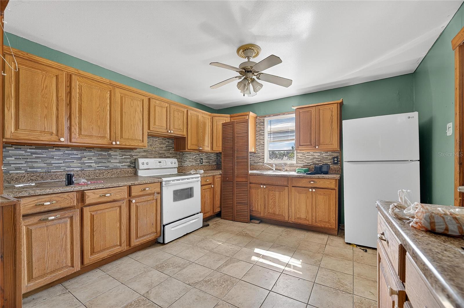 311 S WEBB RD — photo 23