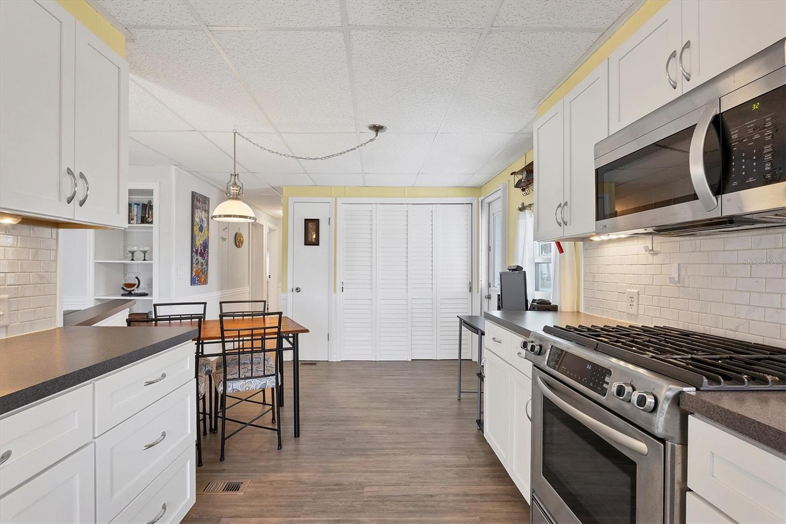 6401 FLORAL CT — photo 20