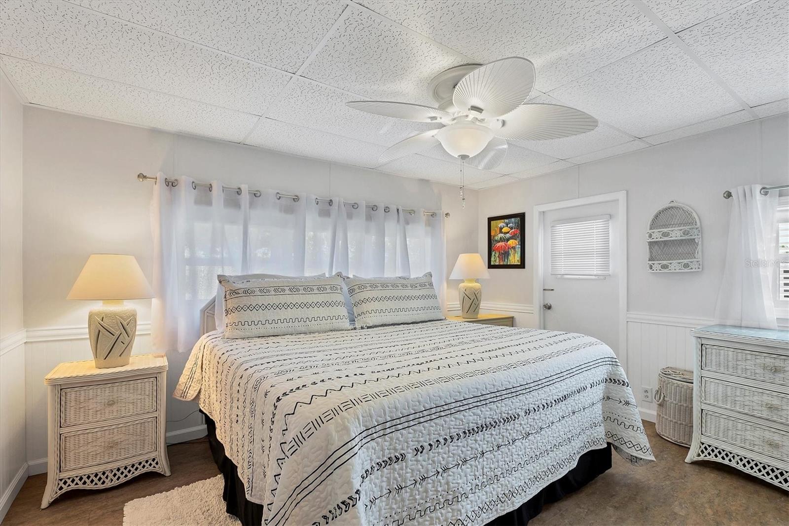 6401 FLORAL CT — photo 21
