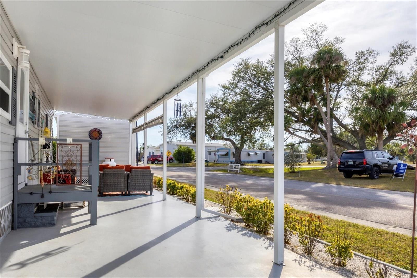 6401 FLORAL CT — photo 9
