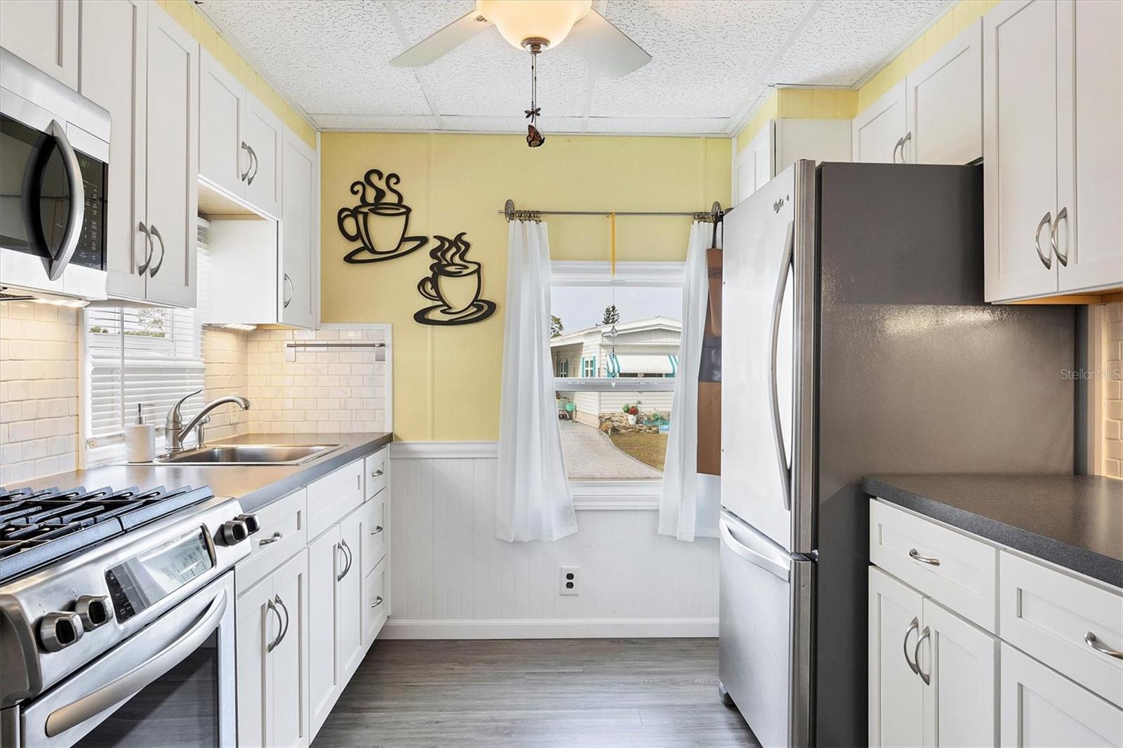 6401 FLORAL CT — photo 19
