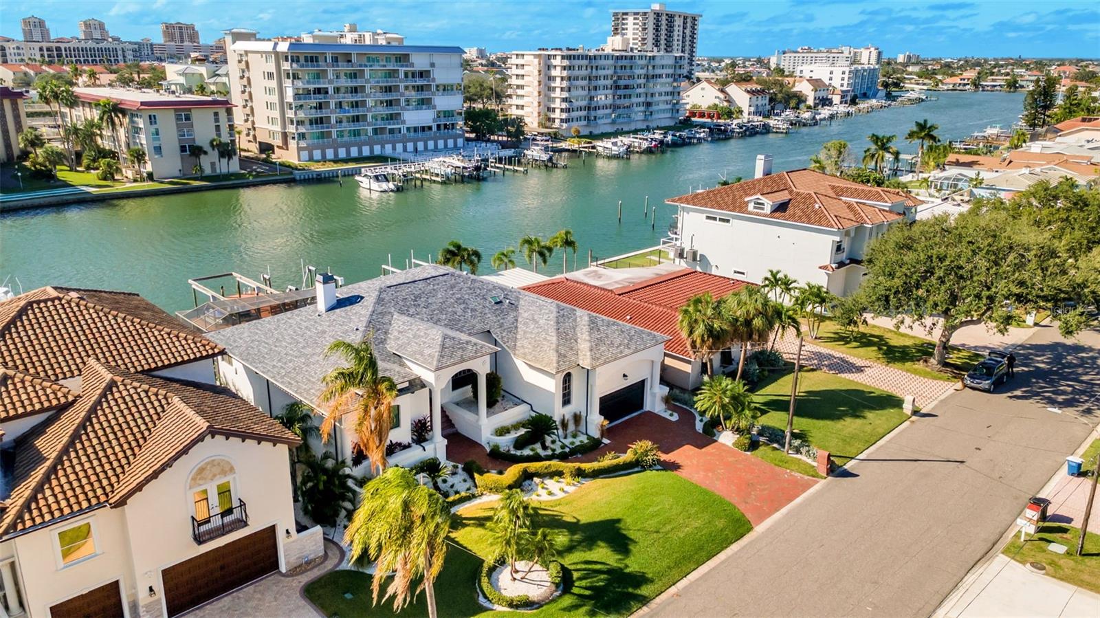 112 LEEWARD IS — photo 26