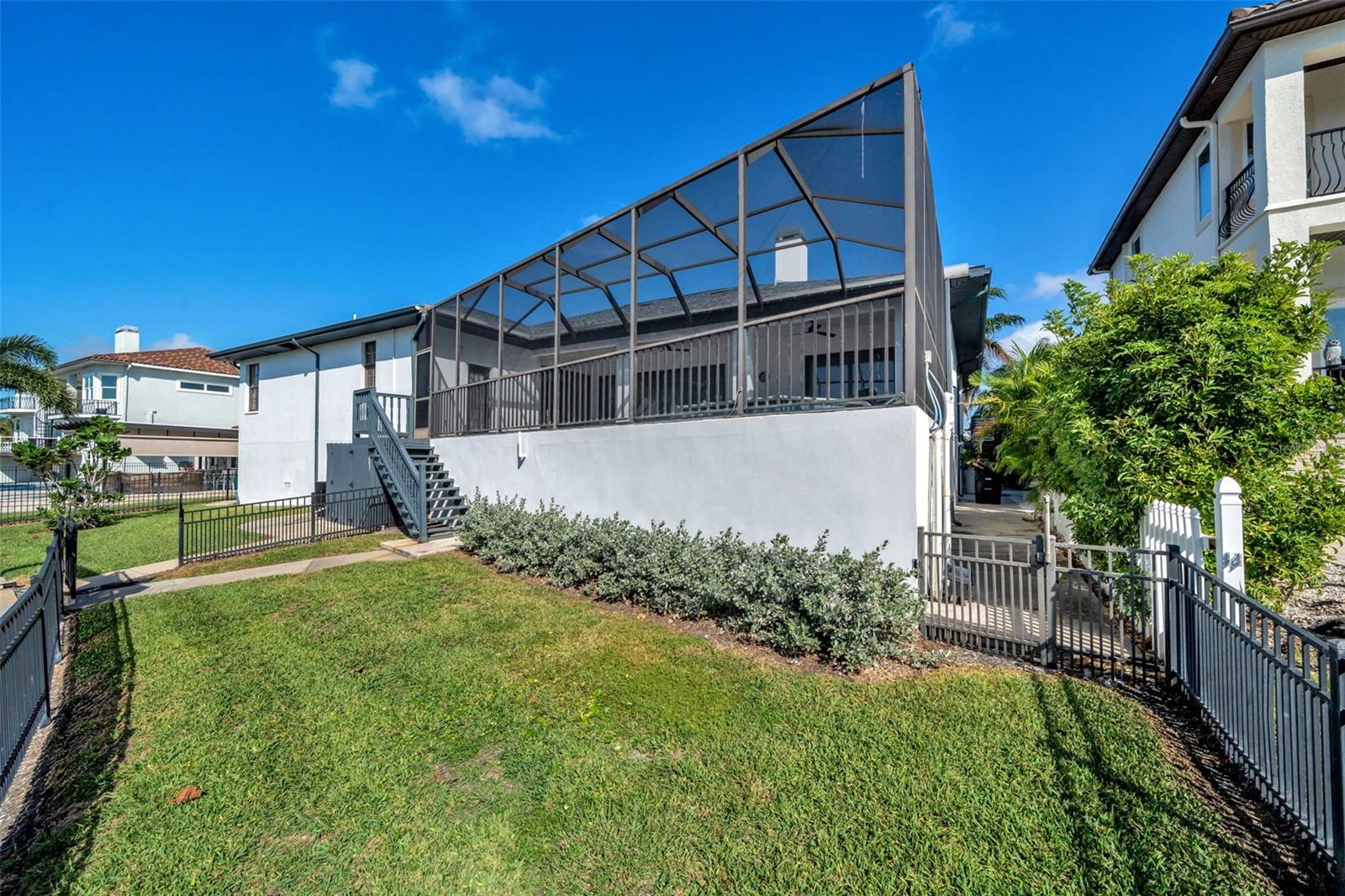 112 LEEWARD IS — photo 30