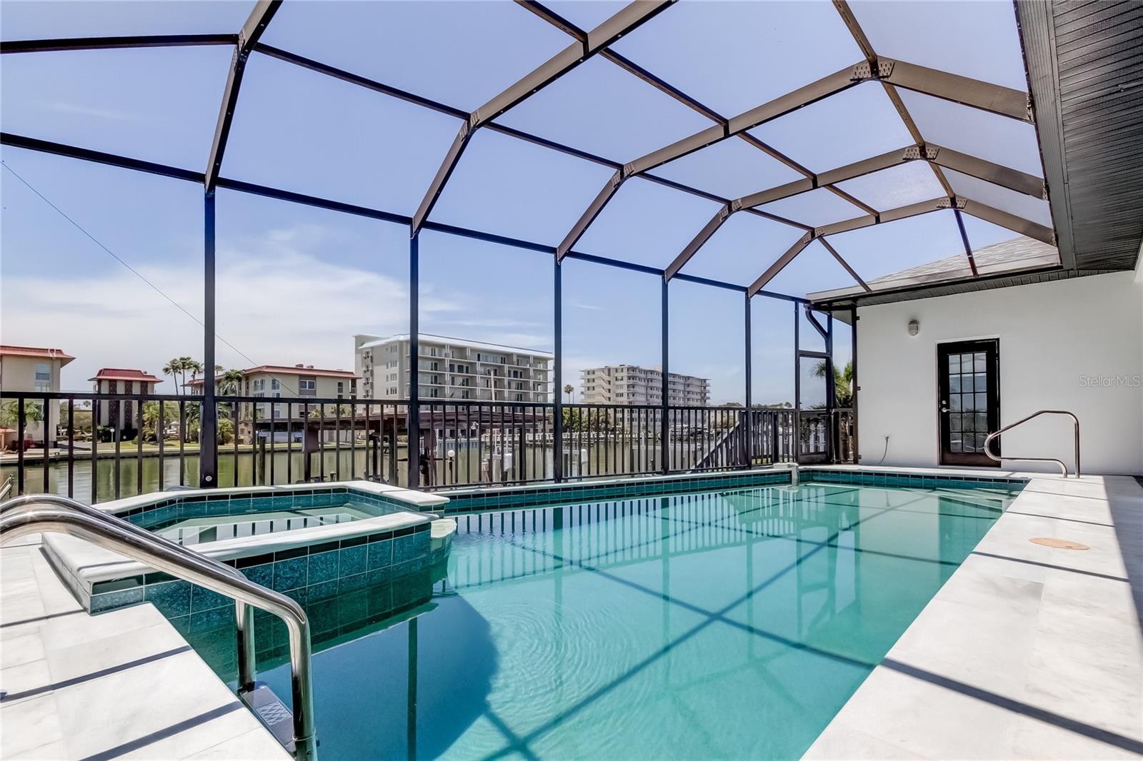 112 LEEWARD IS — photo 29