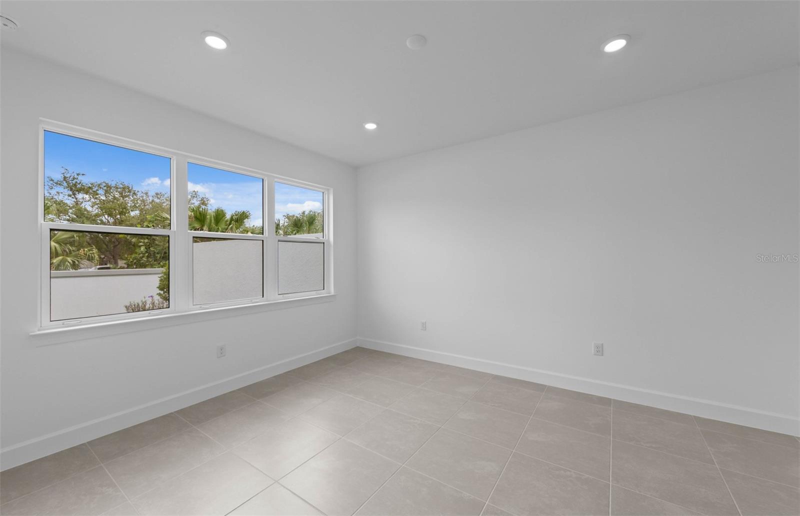 1596 TAVIRA PL — photo 29