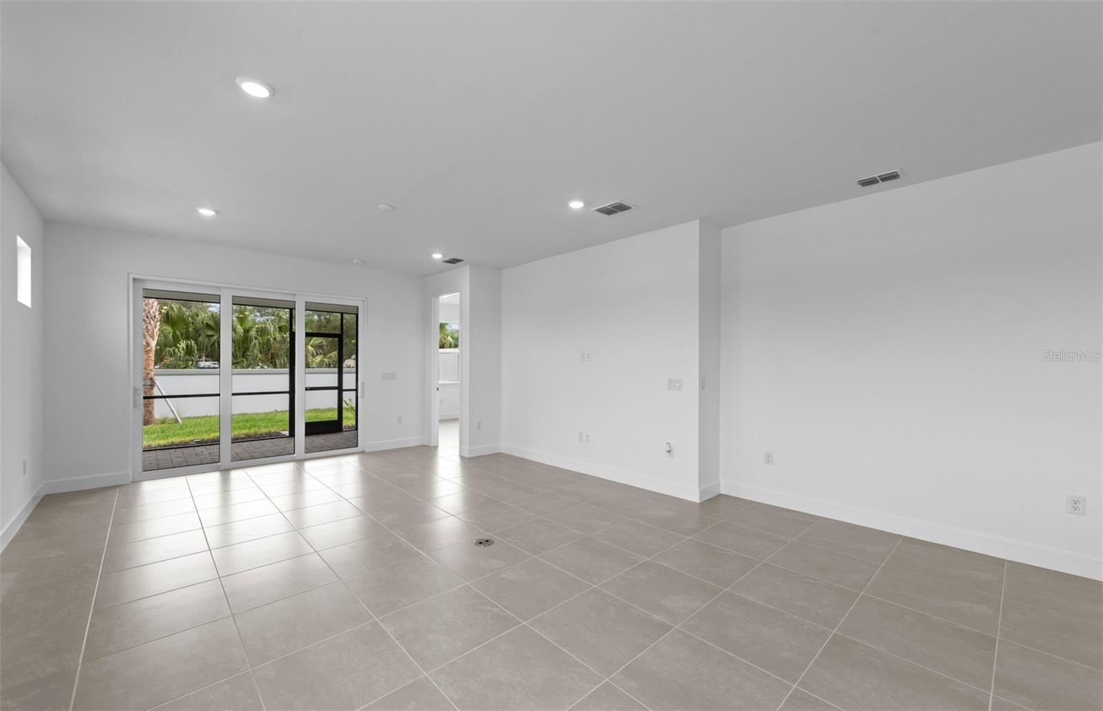 1596 TAVIRA PL — photo 24