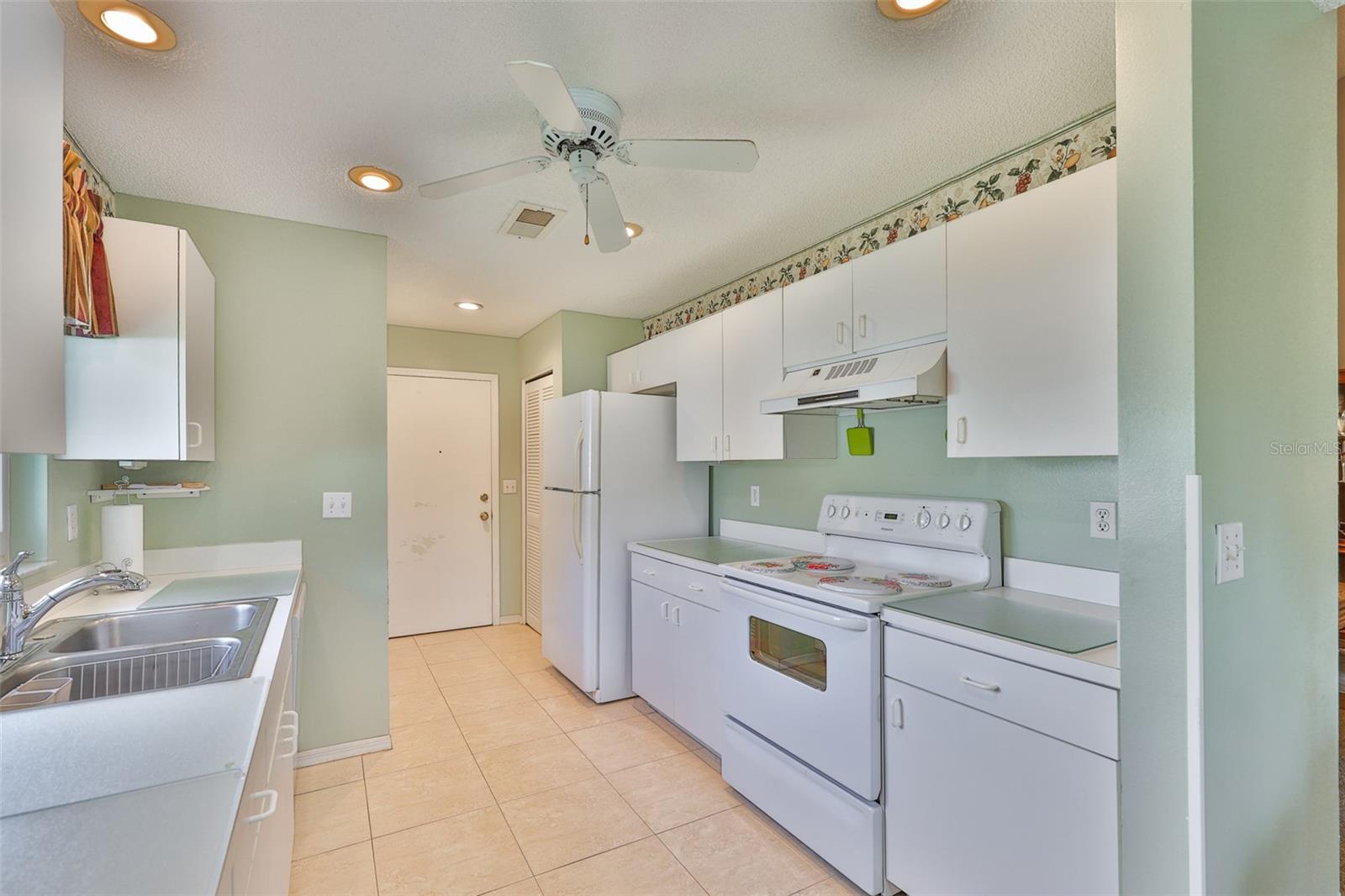 751 MCCALLISTER AVE — photo 43