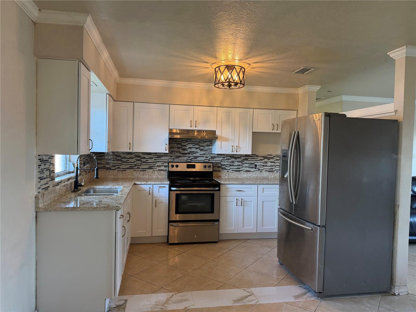 1104 FRUITLAND AVE. — photo 6