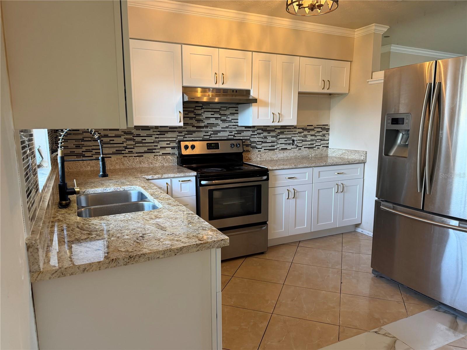 1104 FRUITLAND AVE. — photo 5