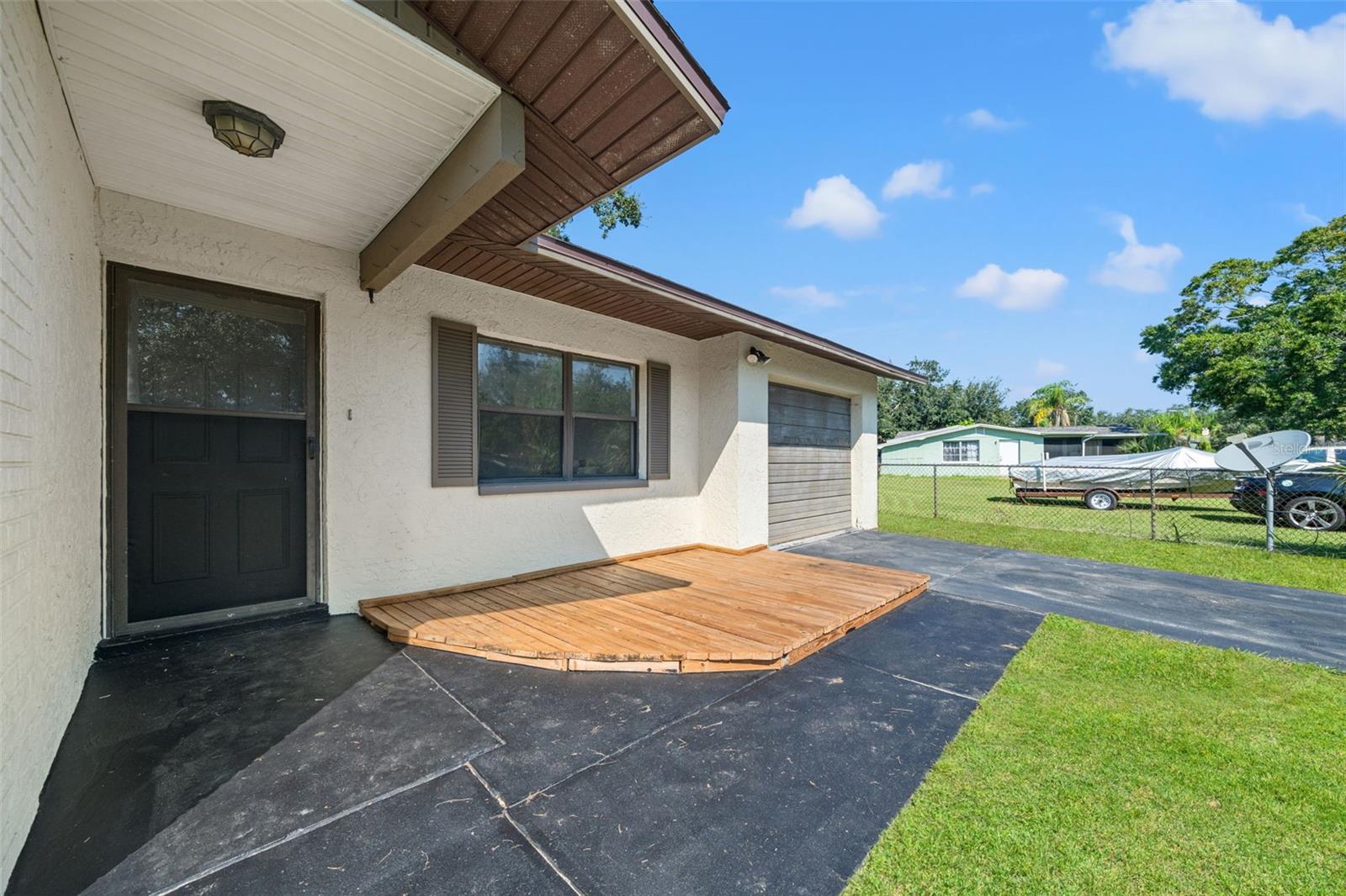 5828 MARIPOSA DR — photo 2