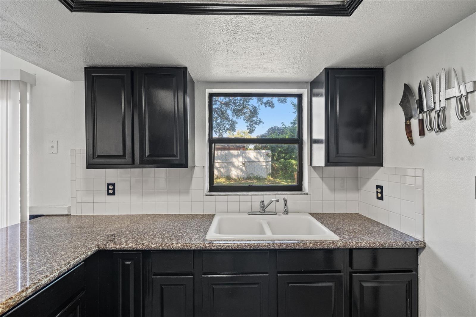 5828 MARIPOSA DR — photo 9
