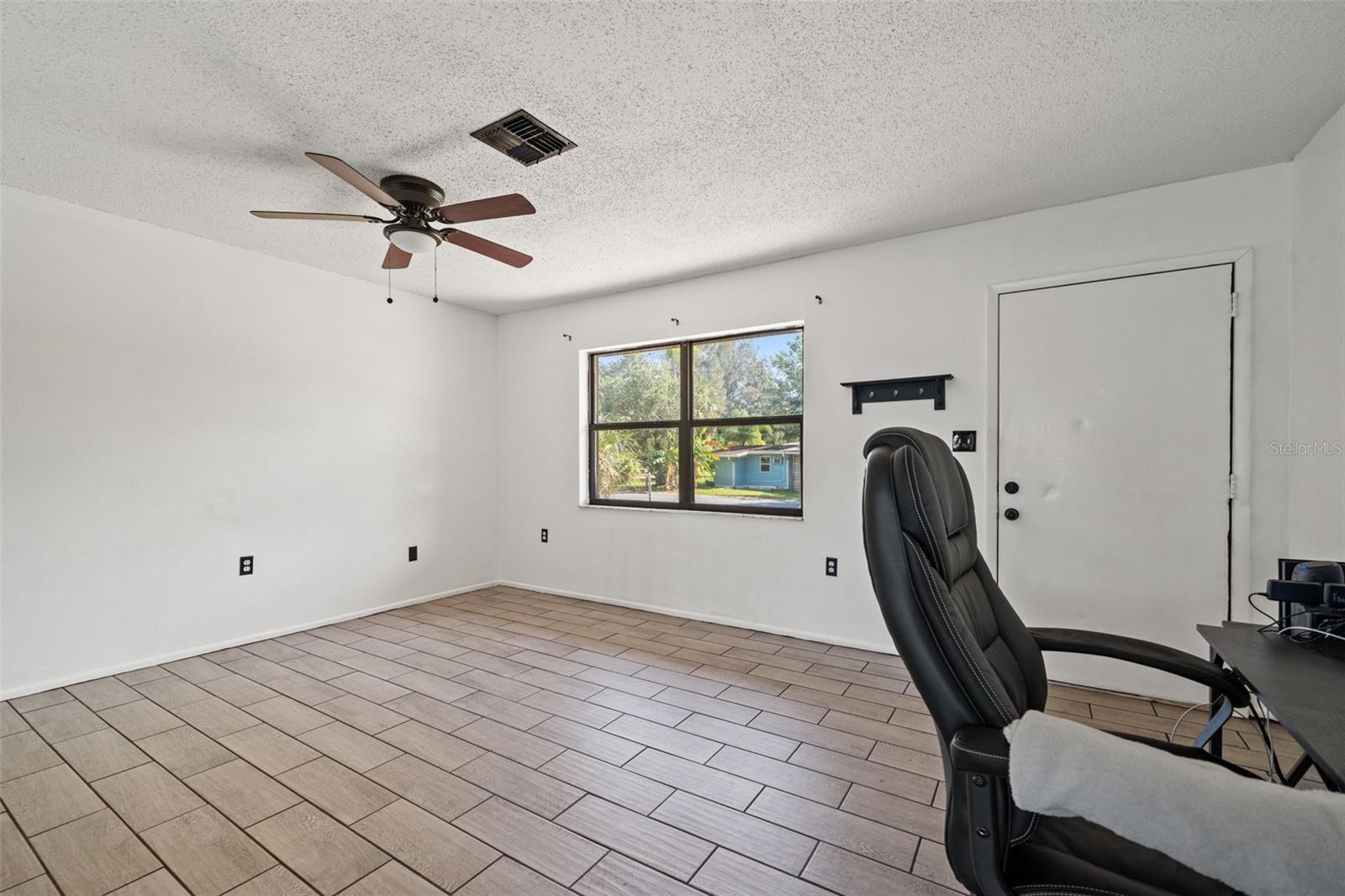 5828 MARIPOSA DR — photo 7