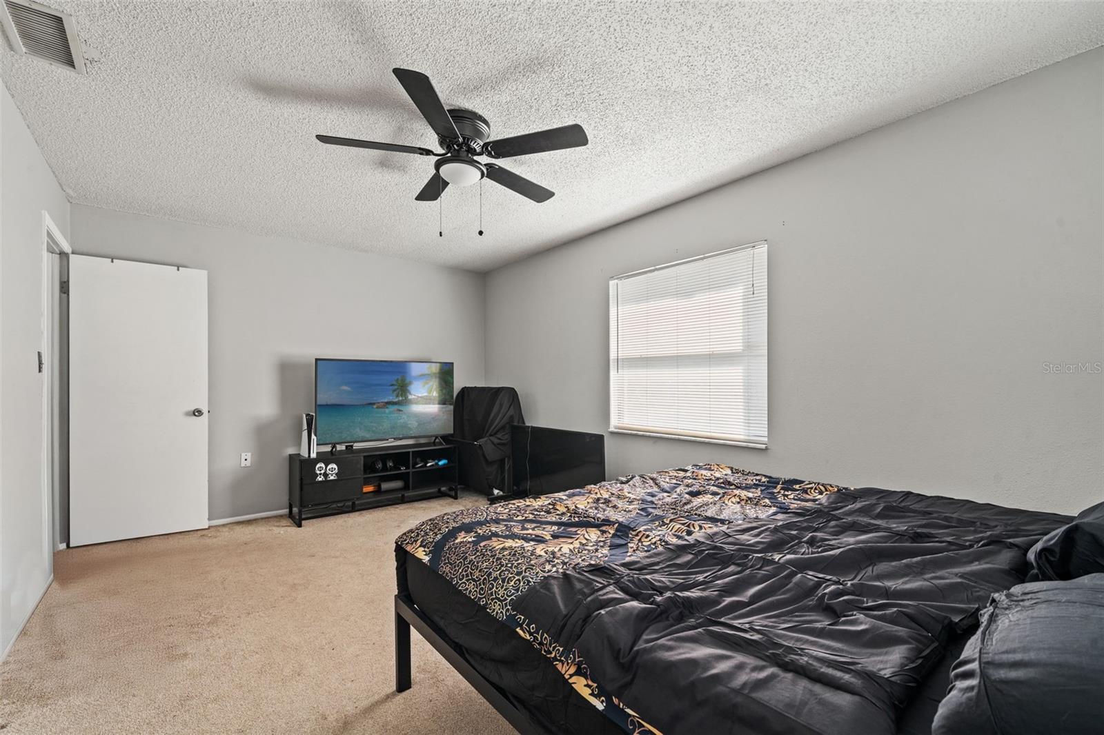 5828 MARIPOSA DR — photo 13