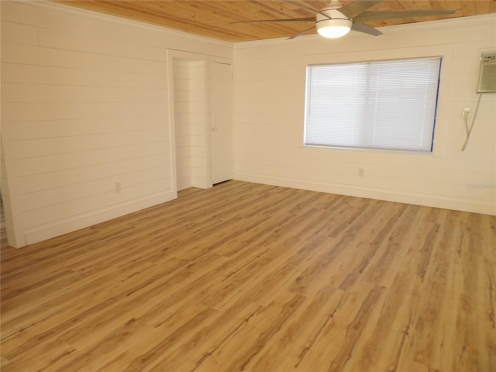 497 NORMANDY RD — photo 17