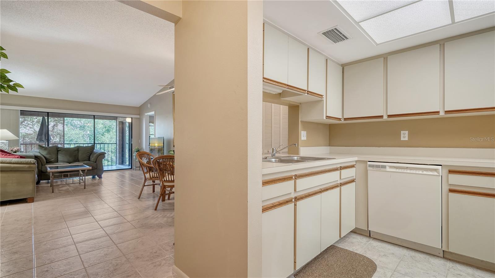 5649 SUMMER SIDE LN #41B — photo 4