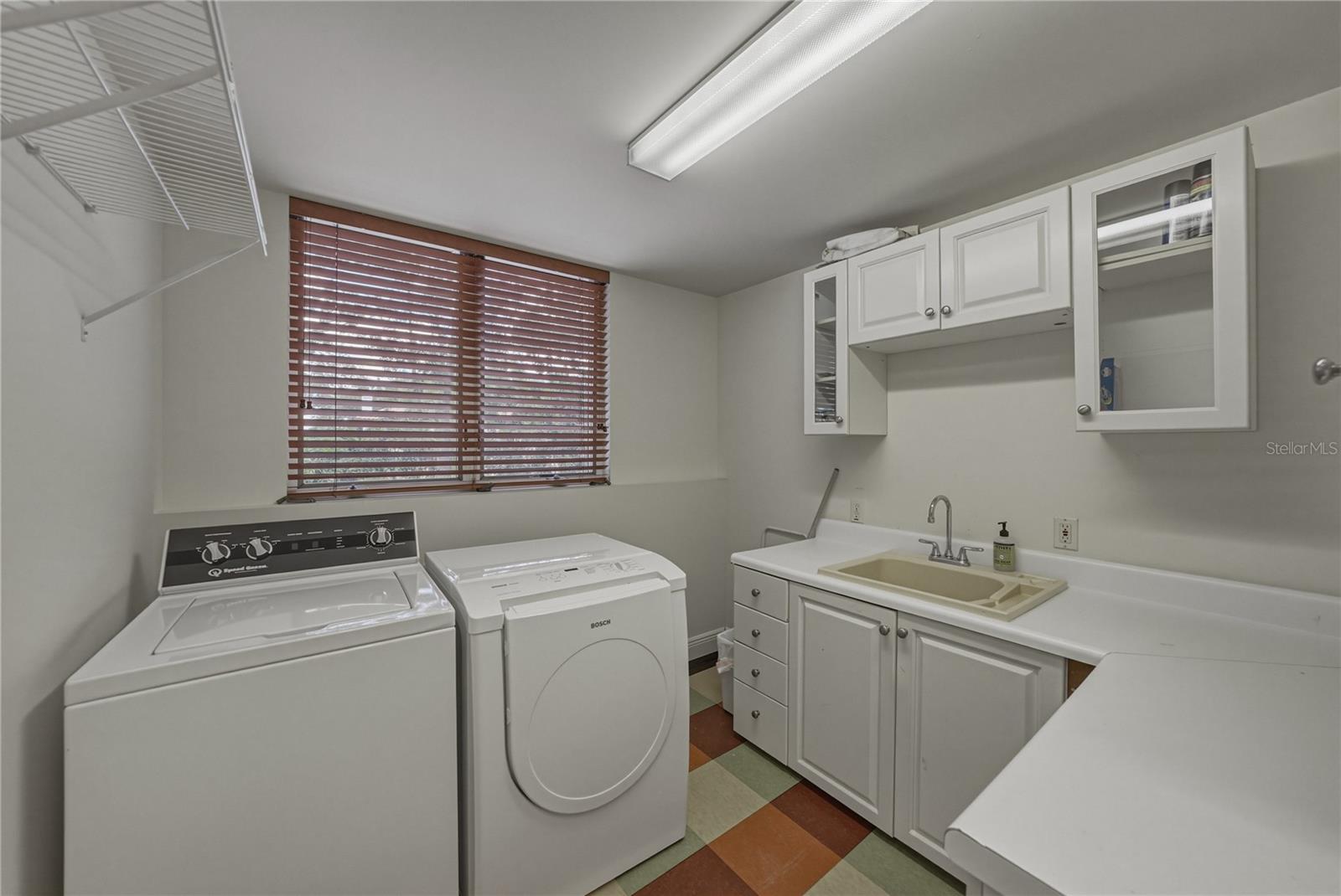 838 MONTEREY BLVD NE — photo 47