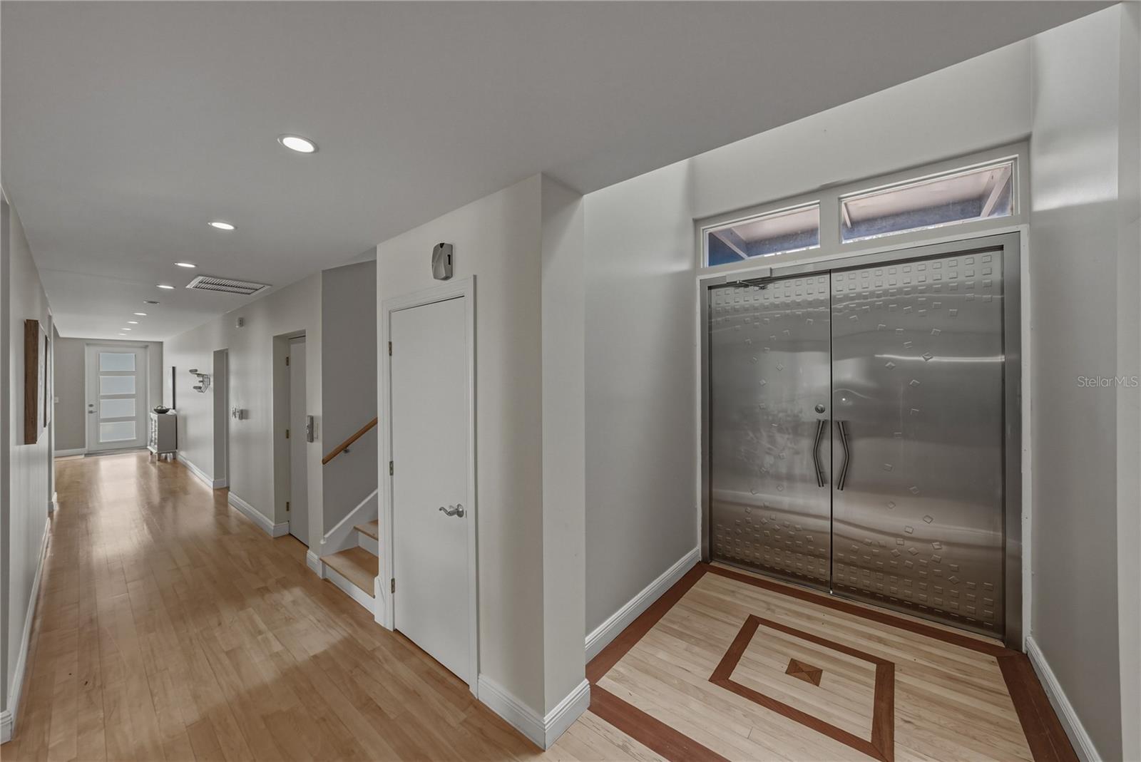 838 MONTEREY BLVD NE — photo 6