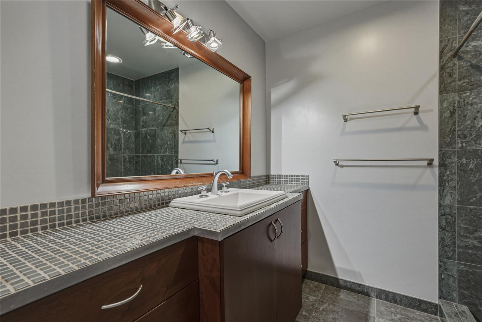 838 MONTEREY BLVD NE — photo 46