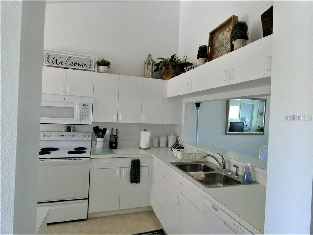 8735 OLDE HICKORY AVE #8302 — photo 4