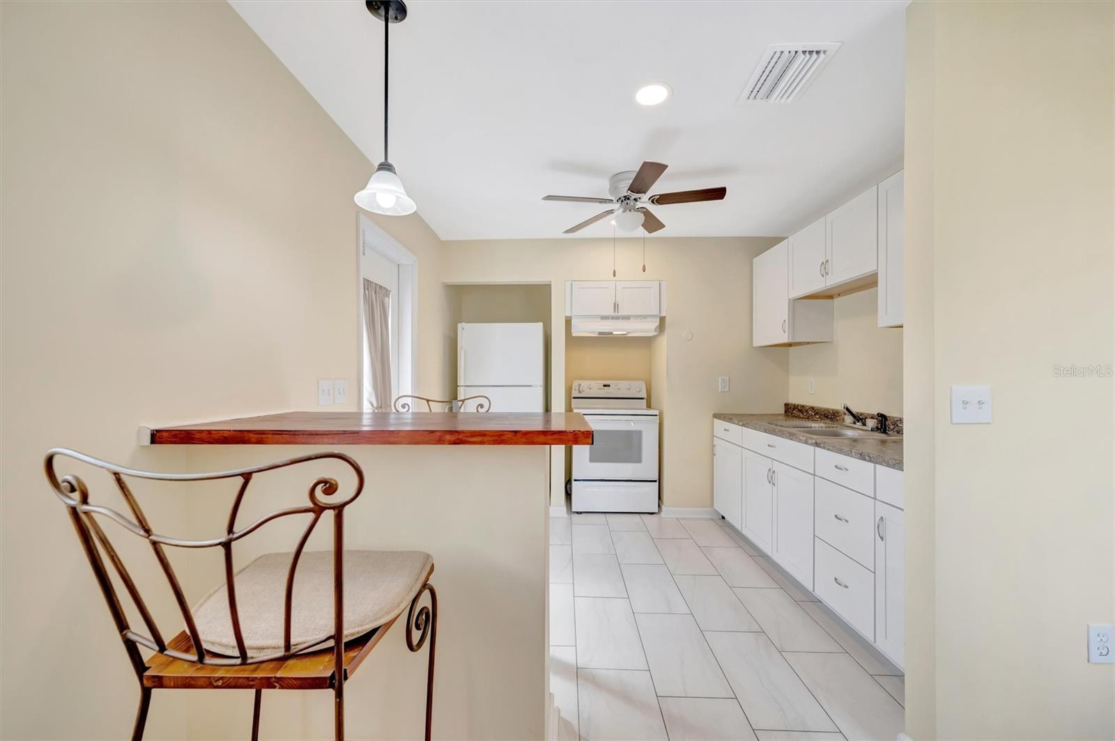 7959 HYDE PARK AVE — photo 23
