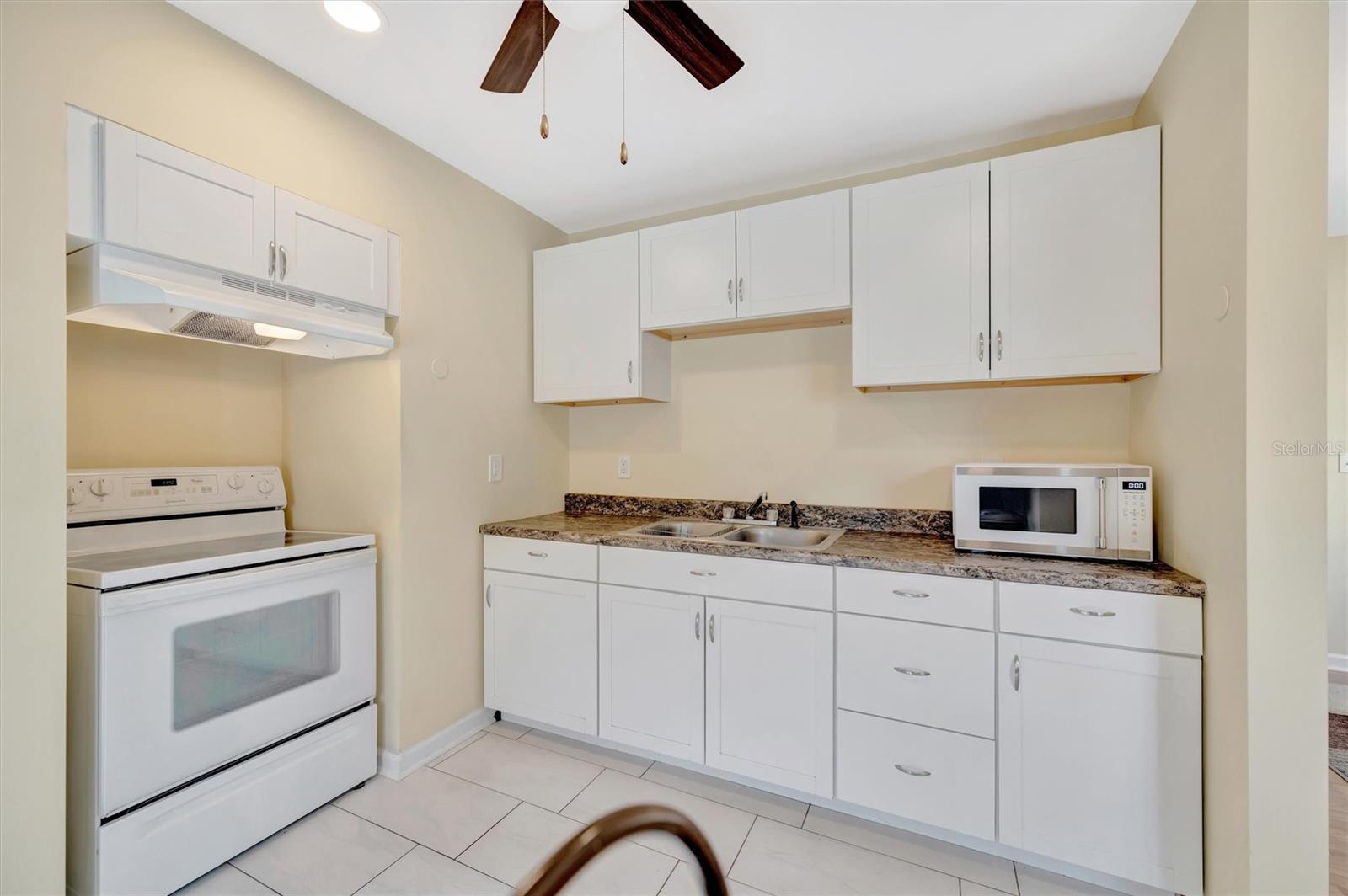 7959 HYDE PARK AVE — photo 25