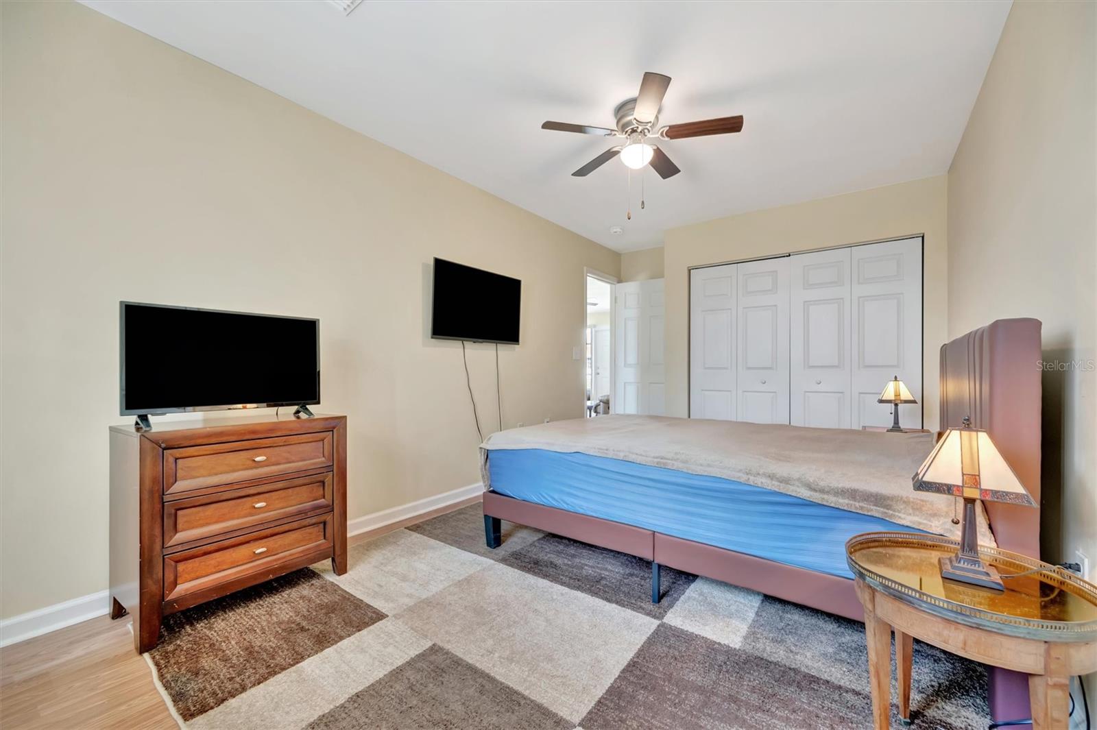 7959 HYDE PARK AVE — photo 36