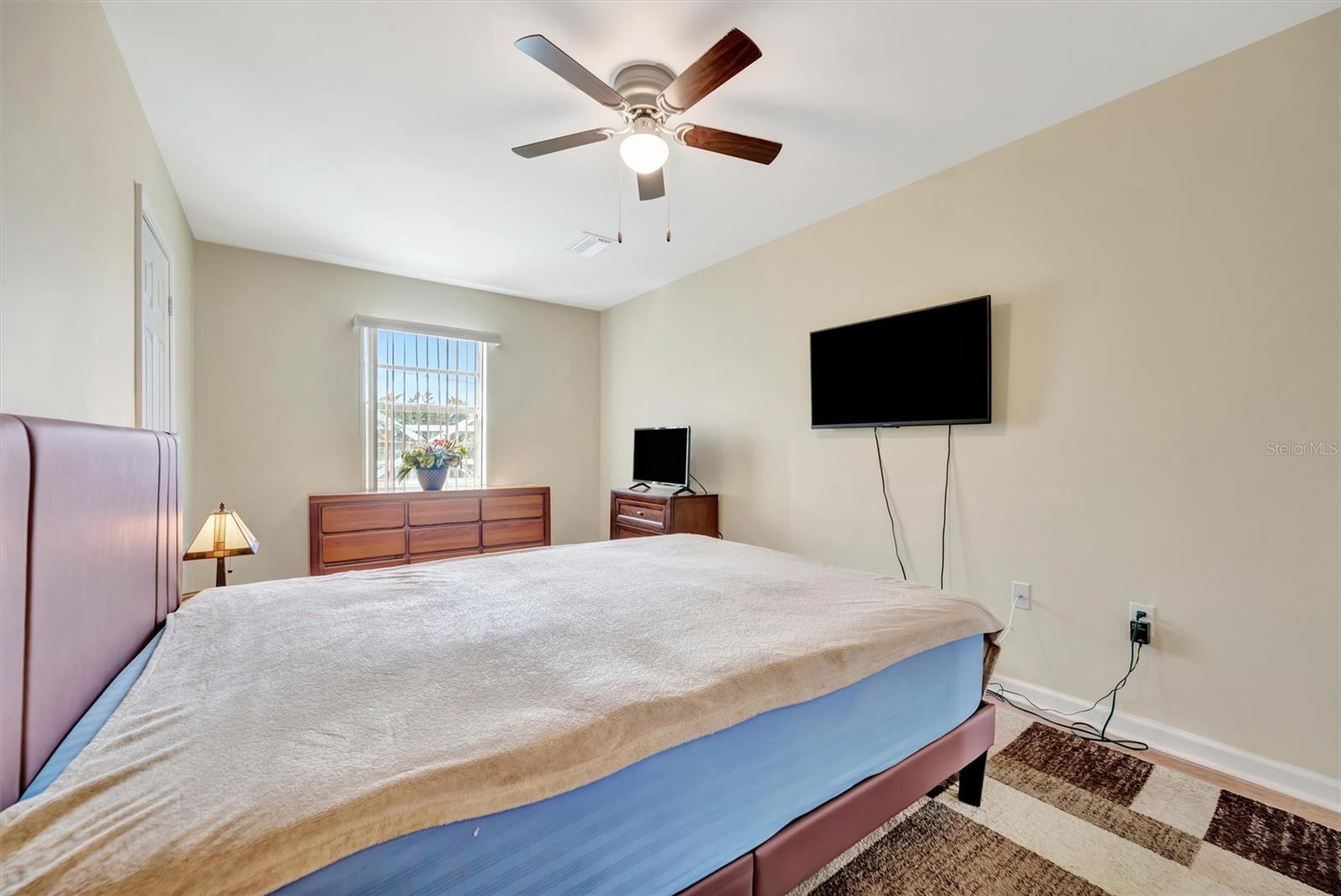 7959 HYDE PARK AVE — photo 35