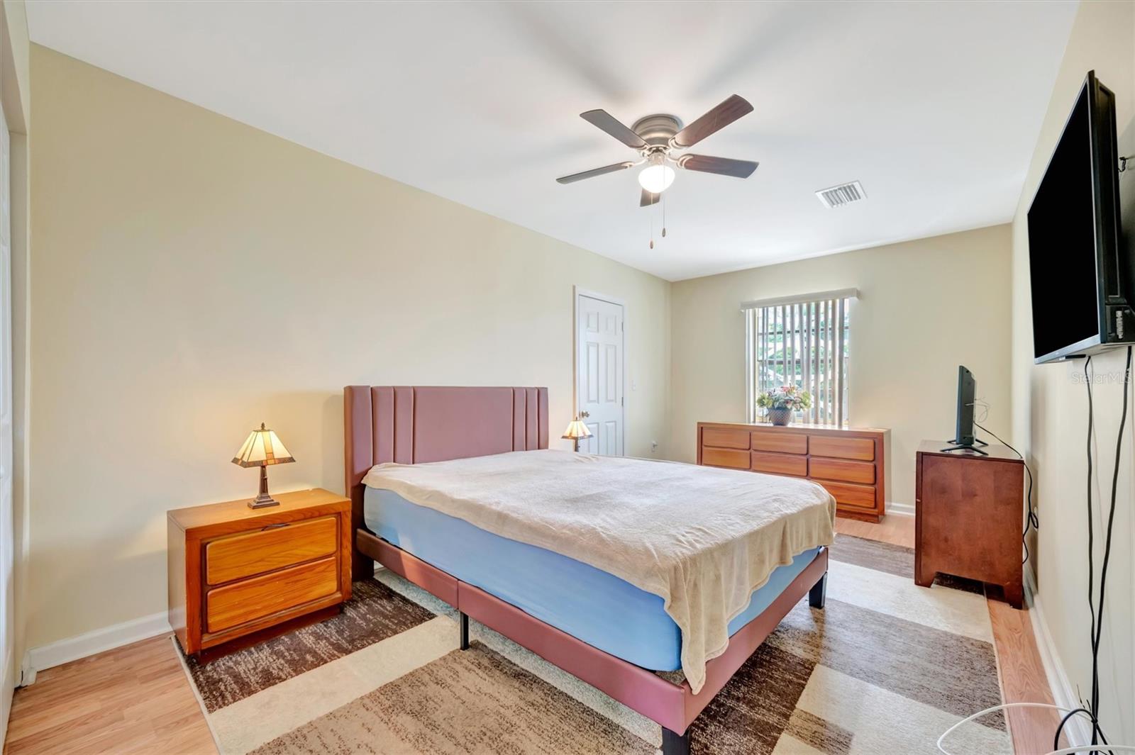 7959 HYDE PARK AVE — photo 34